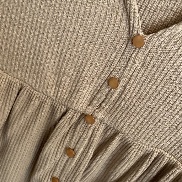 Altar’d State Flowy Golden Brown Top - Picture 4 of 5